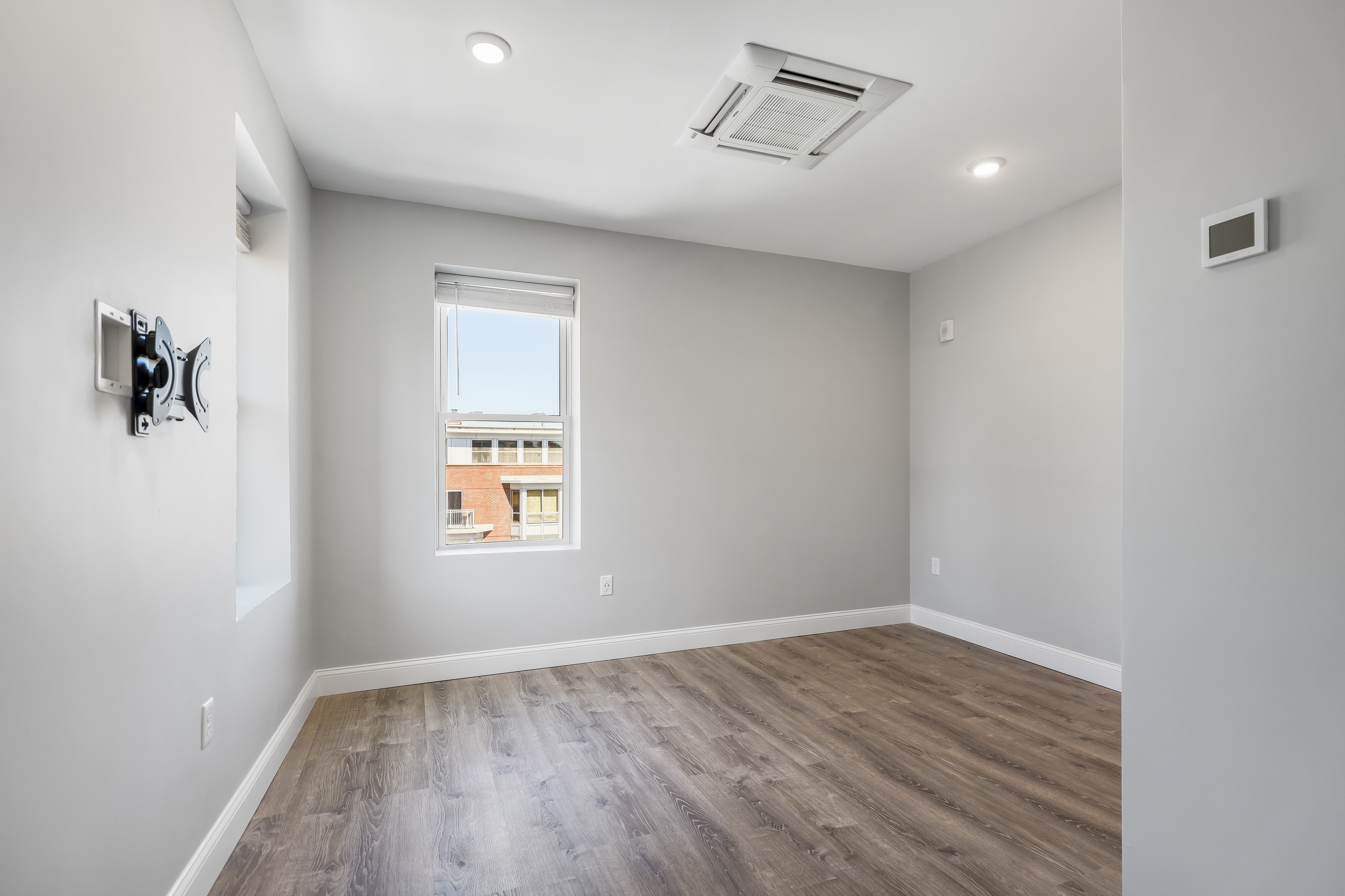Studio bed, 1 bath apartment for rent at 276 Hanover St Unit 12, North End — photo 4 of 10