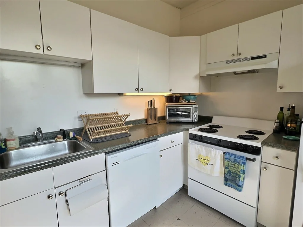 1390 Beacon, Coolidge Corner