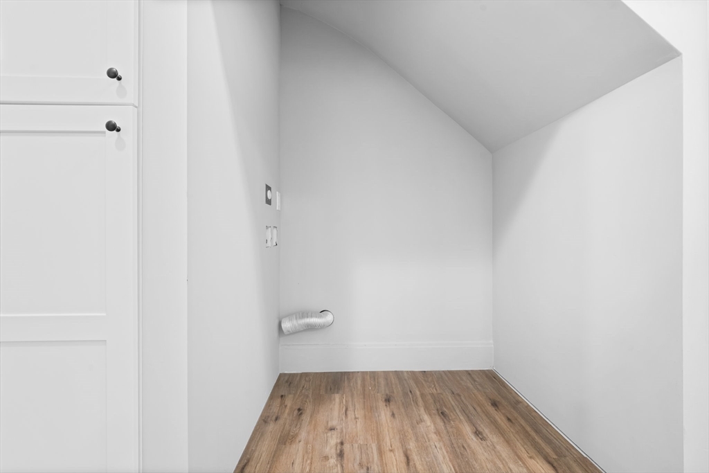 390 Meridian St, Central Square