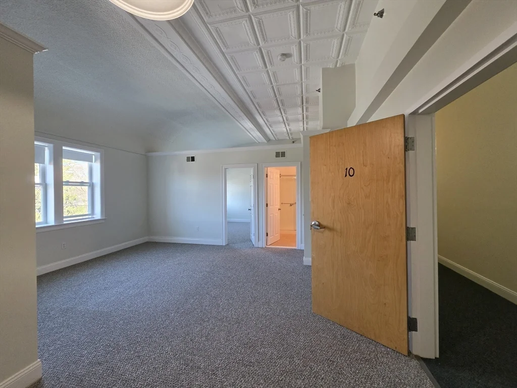 33 Randolph St, Abington