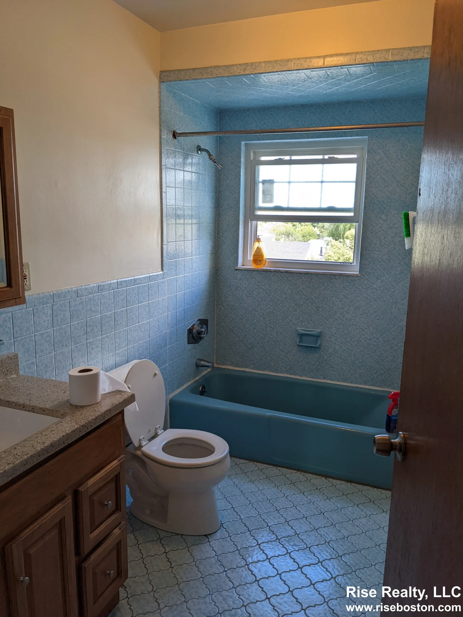 261 Lexington St, Watertown