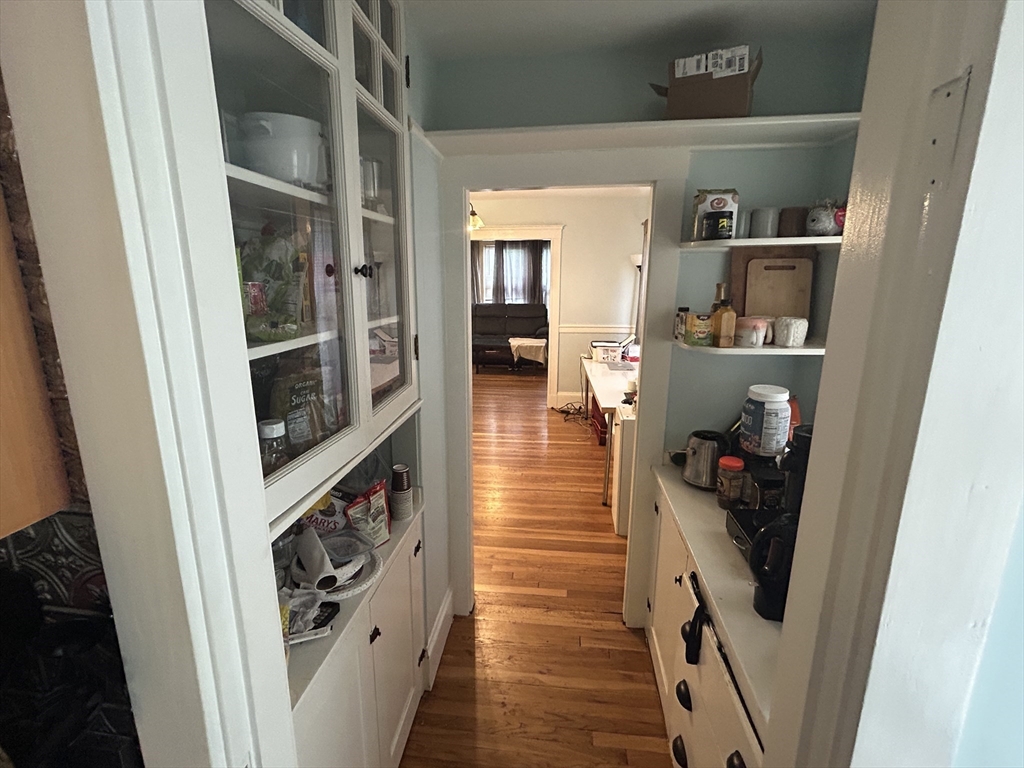 25 Irvington Rd, West Somerville