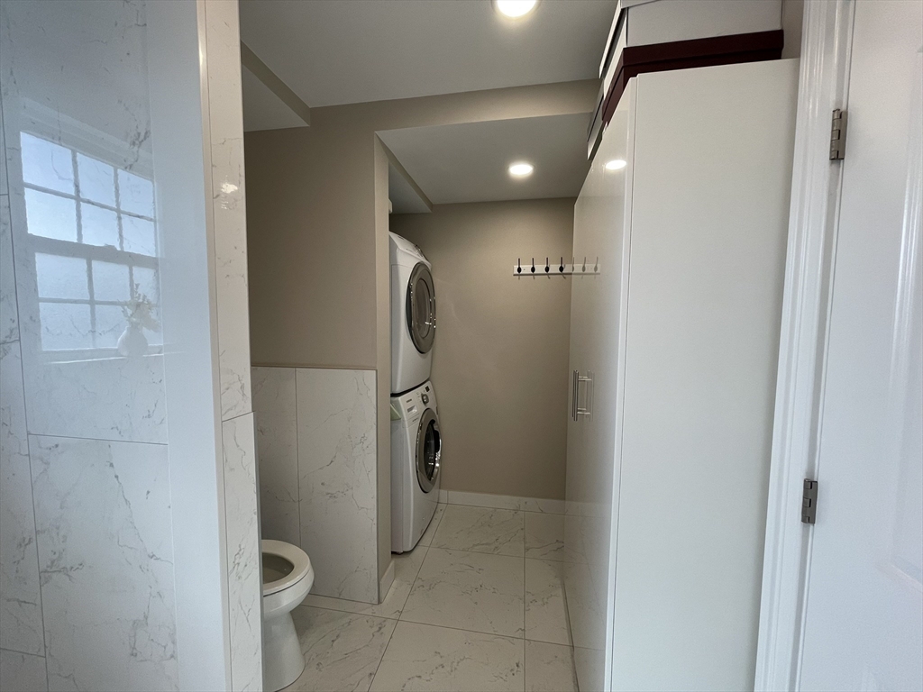 20 Trevalley Rd, Revere