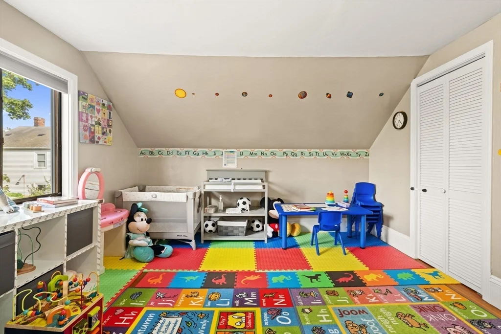 48 Tappen St, West Everett