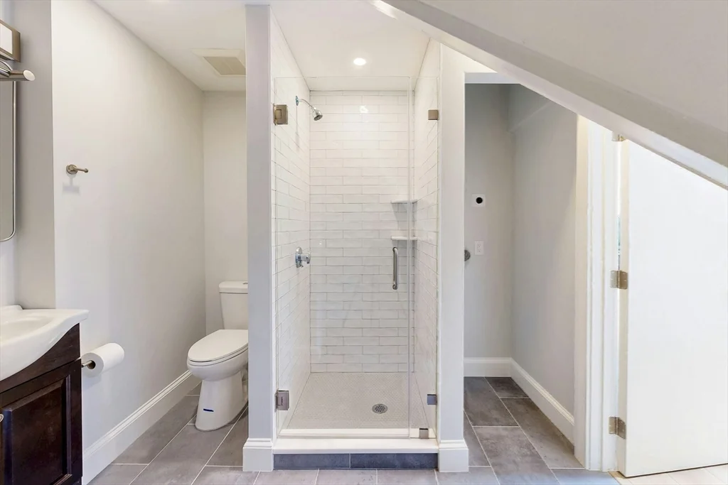 15 Garrison Rd, Brookline Hills