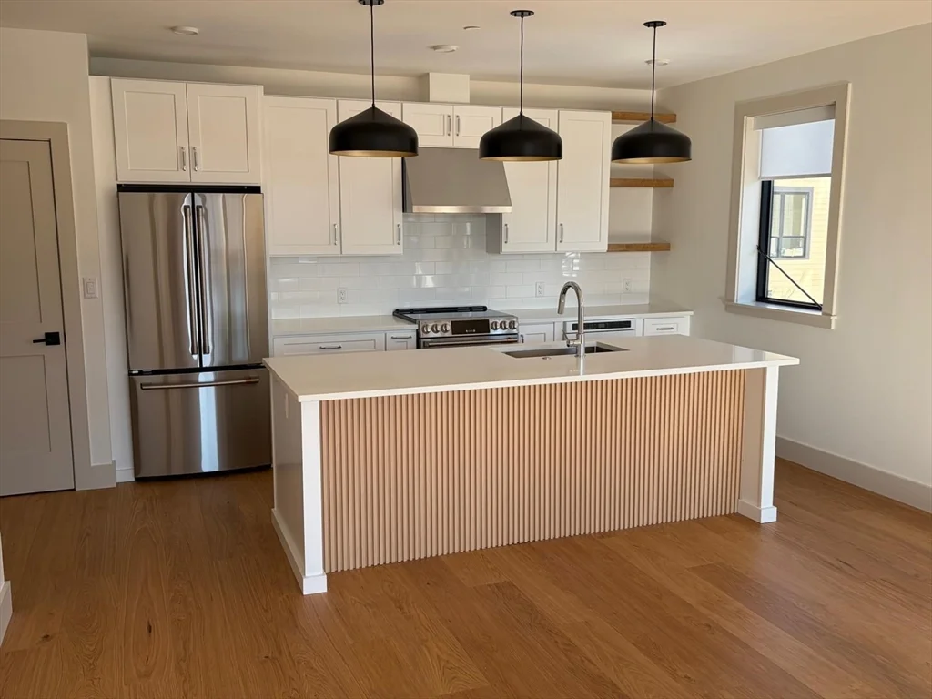 1025 Massachusetts Ave, Arlington Heights