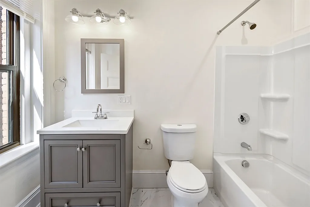 868 Huntington Ave, Coolidge Corner