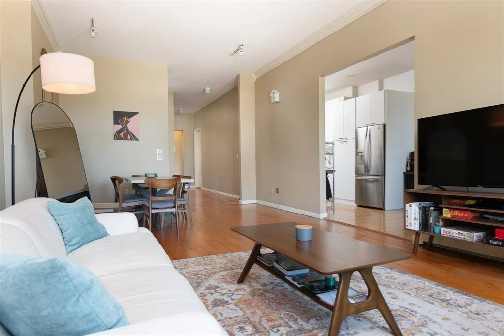 7 Bay State Rd, Fenway