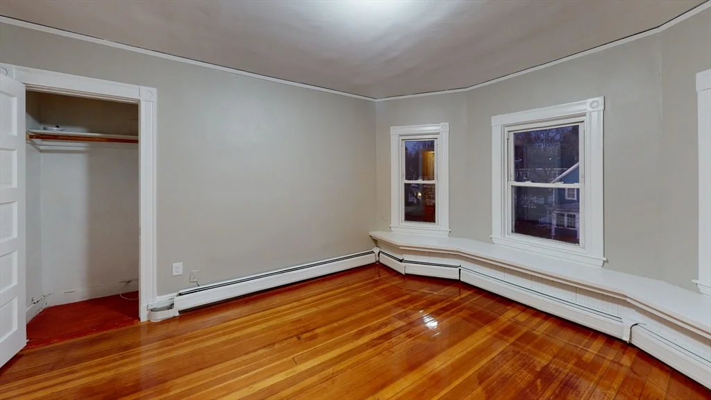 1011 Washington, Newtonville