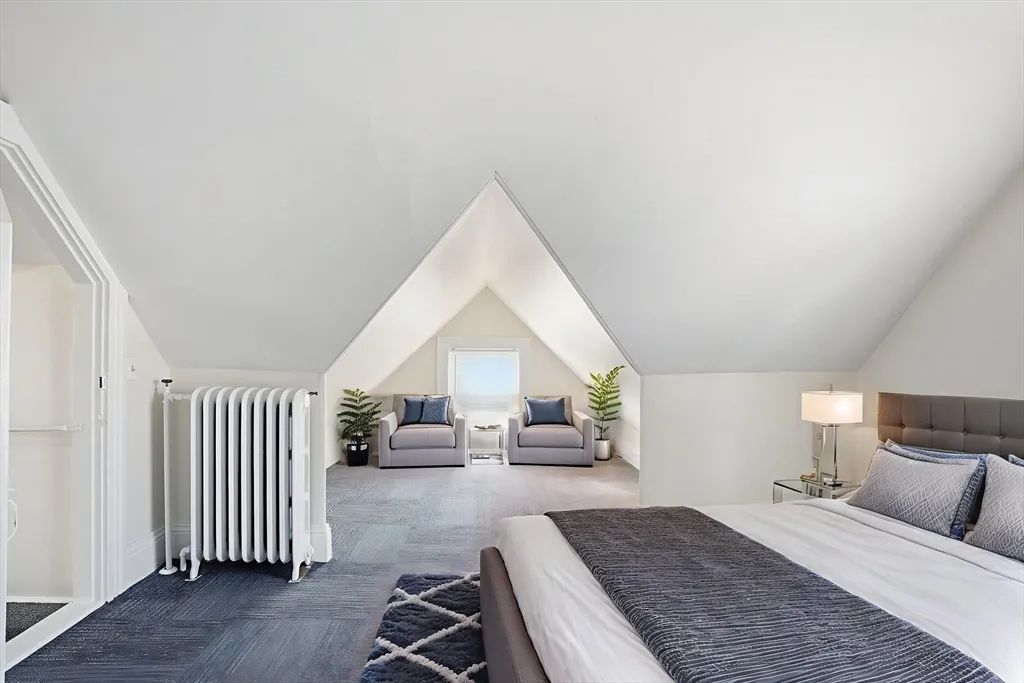 10 Charles, Winthrop