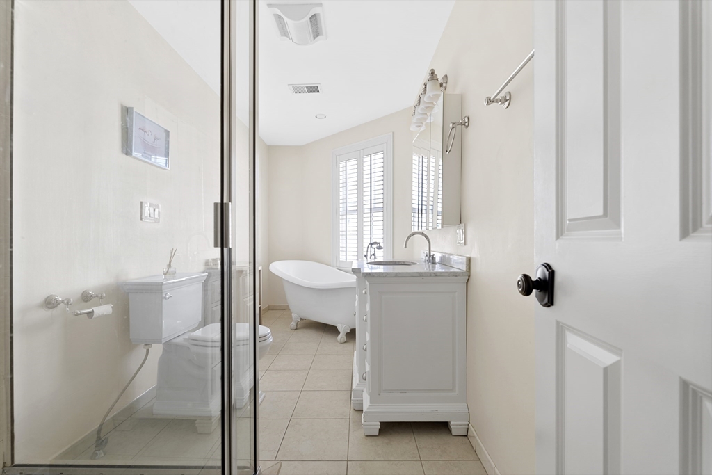 402 E 3rd St, South Boston