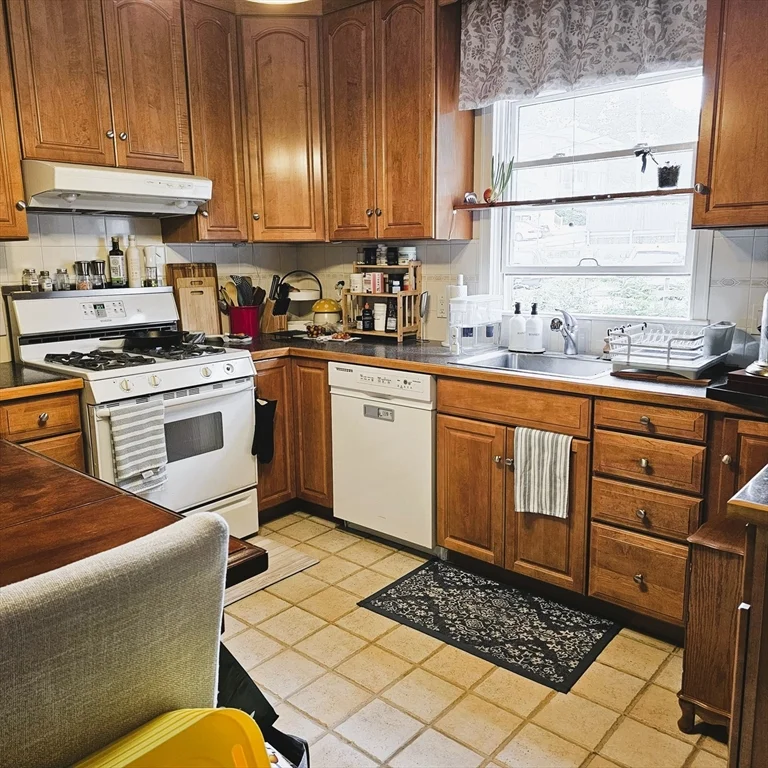 97 Hammond St, Waltham
