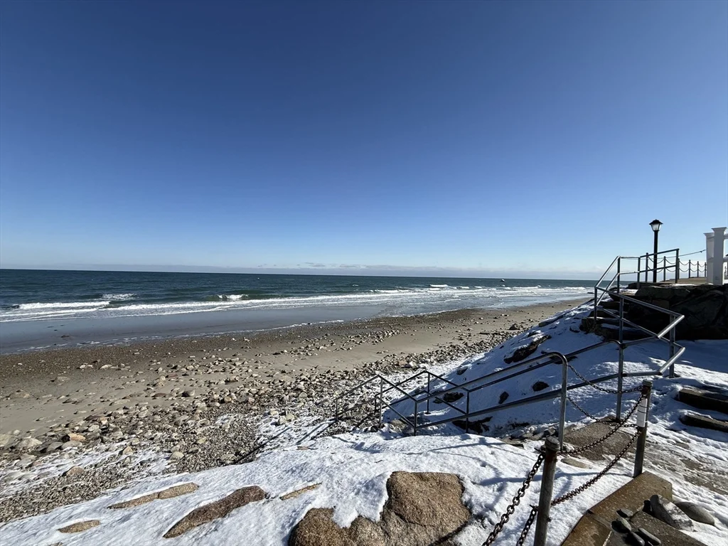 2 Cochituate Rd, Priscilla Beach