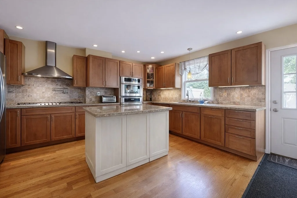 2 Ward Ct, South Boston