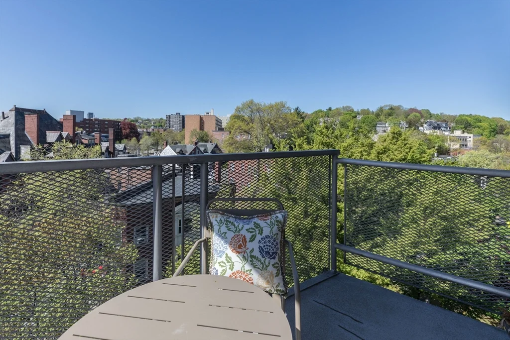 19 Winchester St, Coolidge Corner