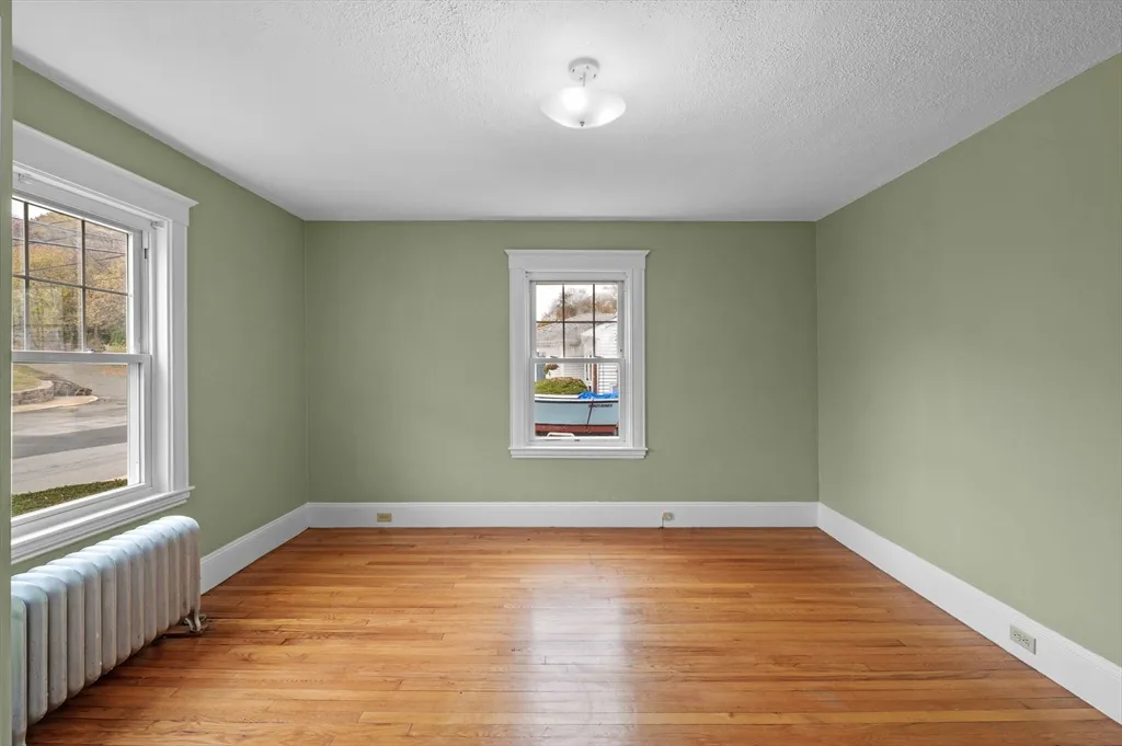 38 Raymond Rd, Salem