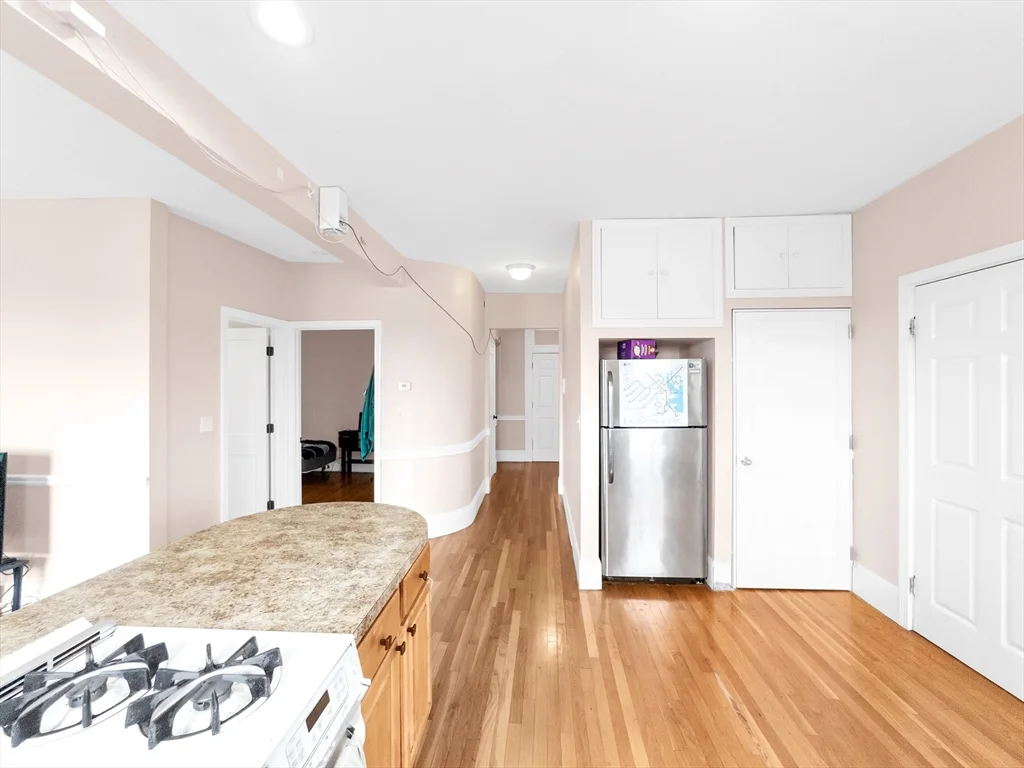 32 Fisher Ave, Mission Hill