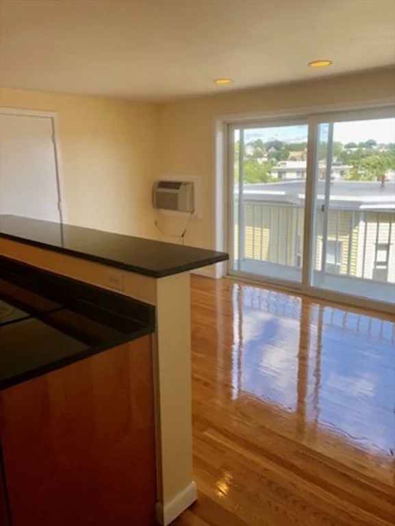 70 Park St, Ward Two