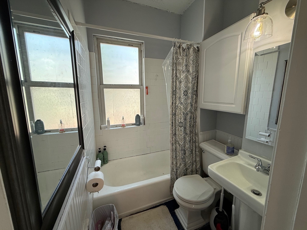 189 W Sixth St, South Boston