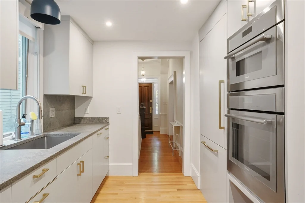 8 Florence St, Cambridgeport