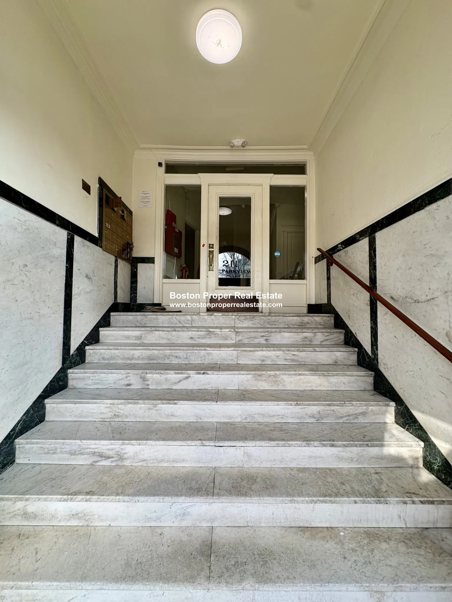211 Park Dr, Fenway