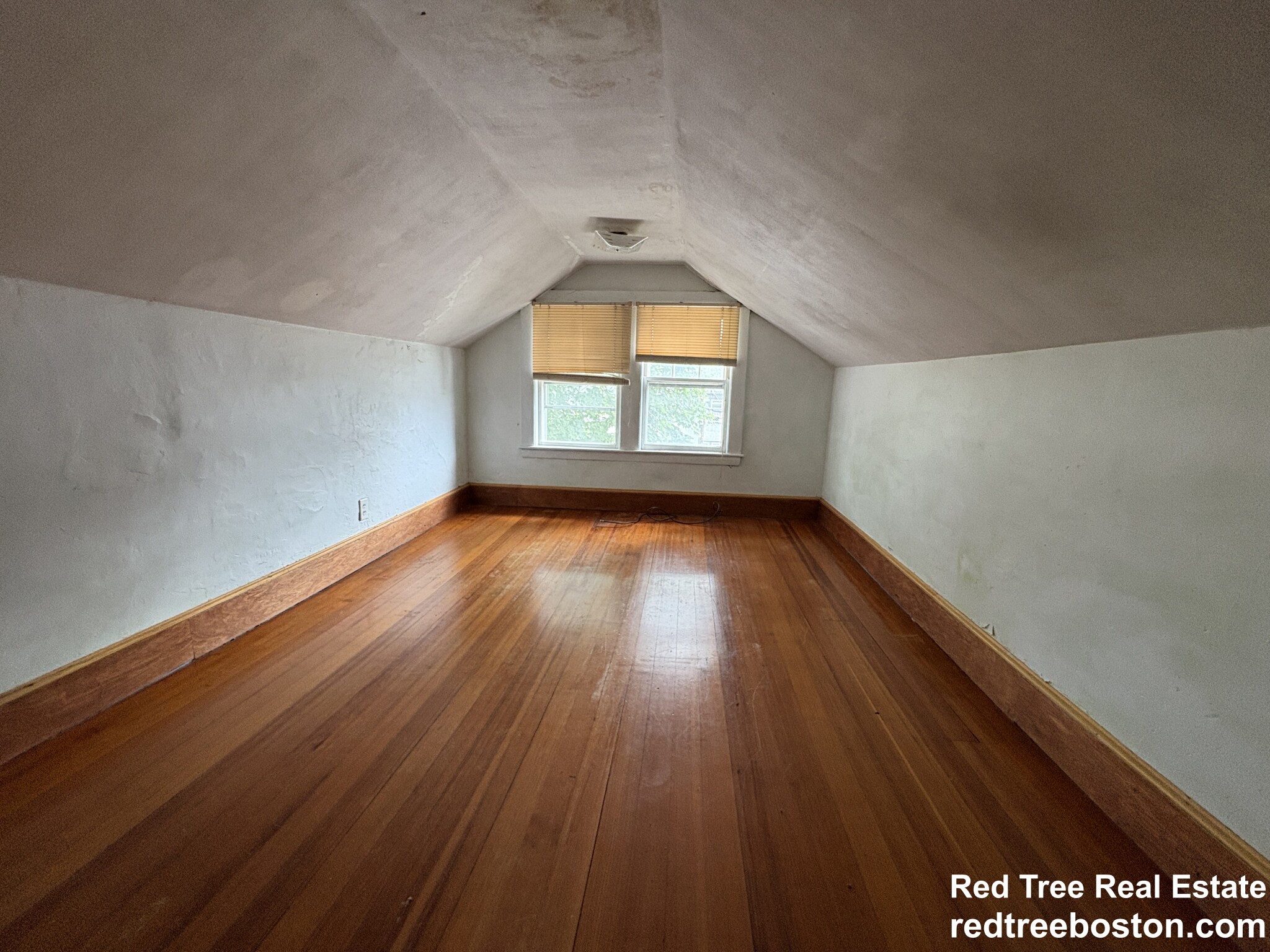 28 Woodward St, Newton Highlands