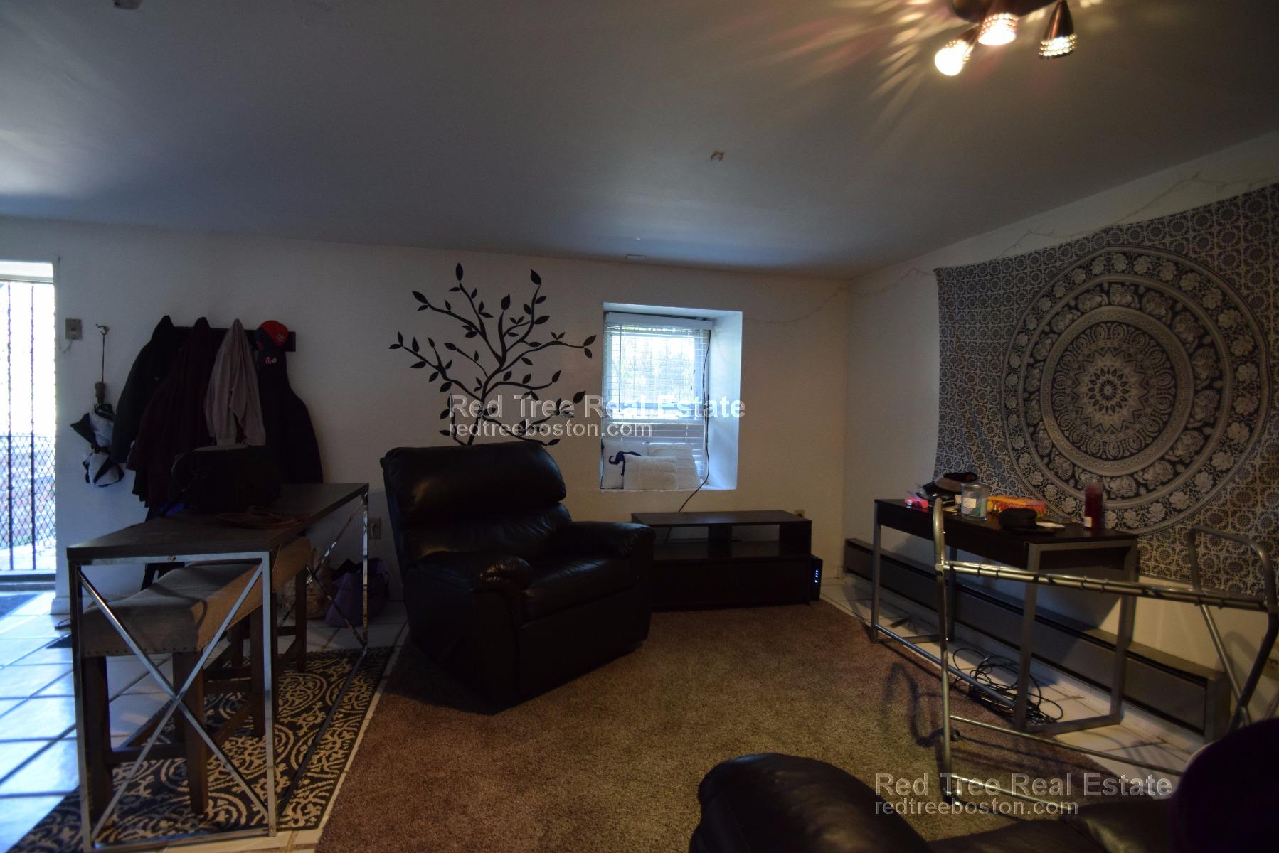 684 Parker St, Mission Hill