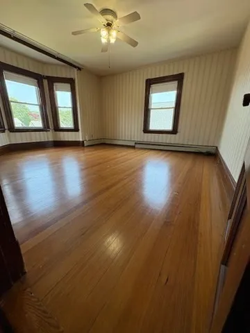 664 Washington St, Oak Square