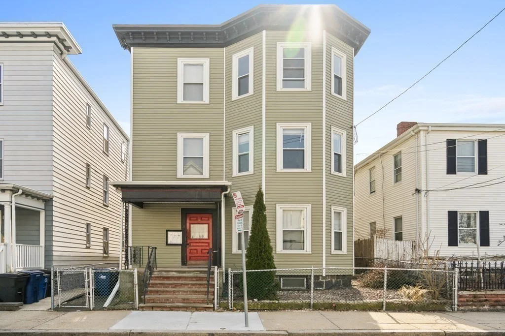 33 Harbor View St, Dorchester