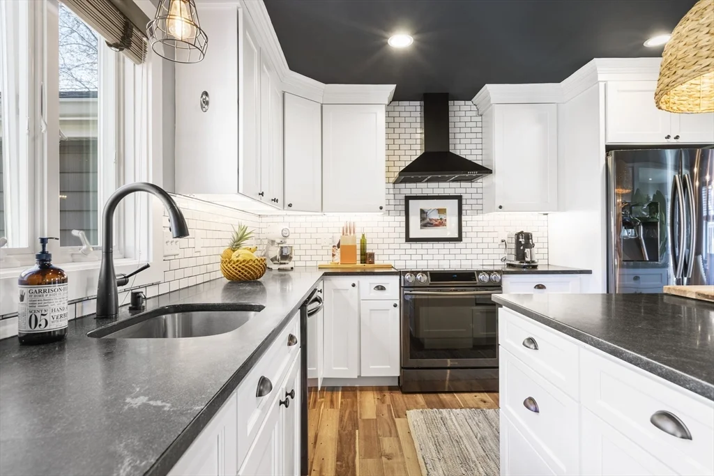 119 Sycamore St, Fairhaven