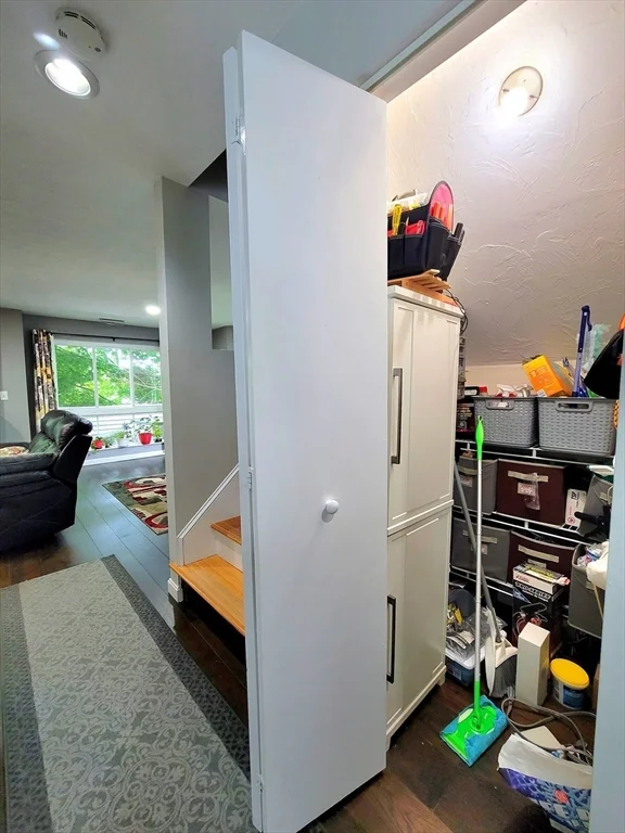 391 Hyde Park Ave, Jamaica Plain
