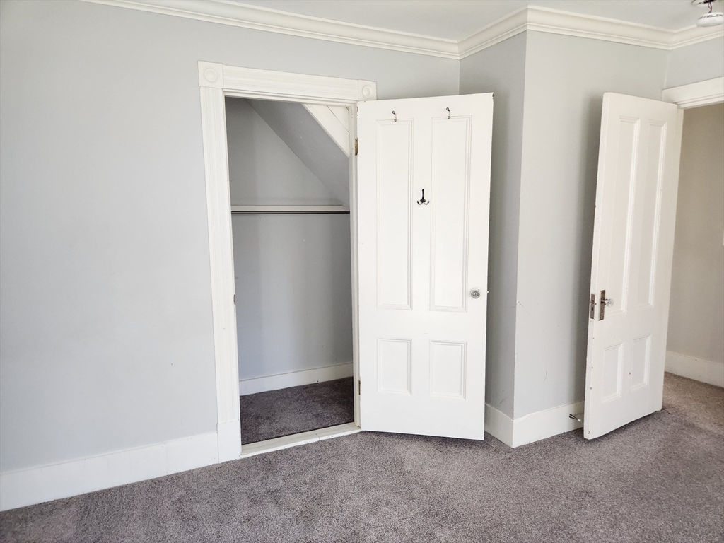 136 South Main St, Sharon