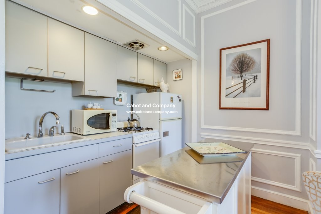 164 Beacon St, Back Bay