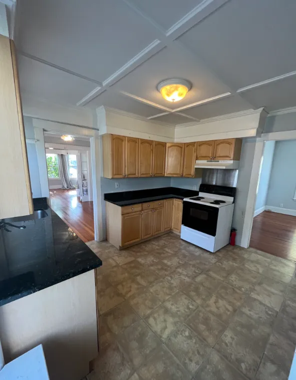 43 Orchard St, Medford