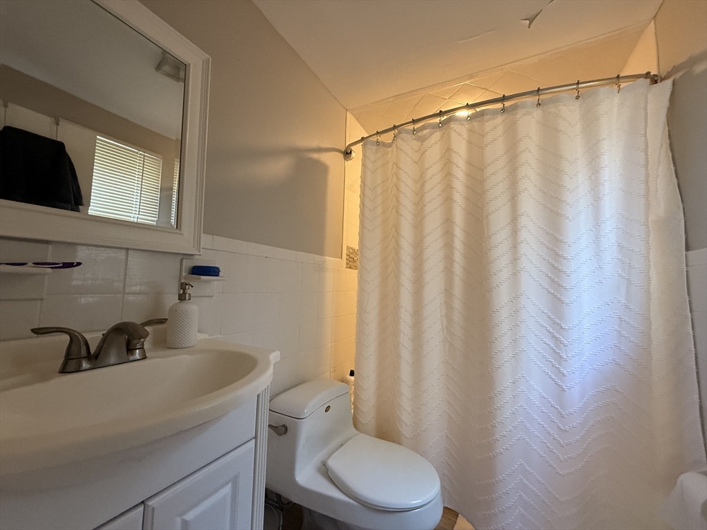 26 Hammond Pond Pkwy, Brookline