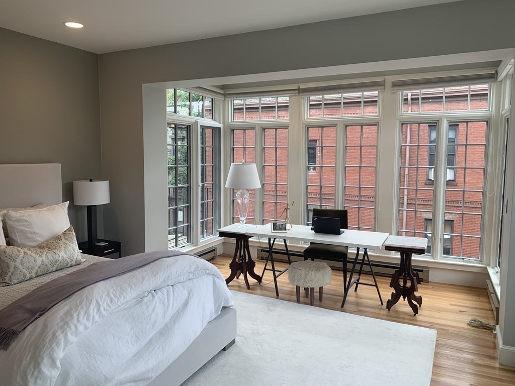 12 Hereford St, Back Bay