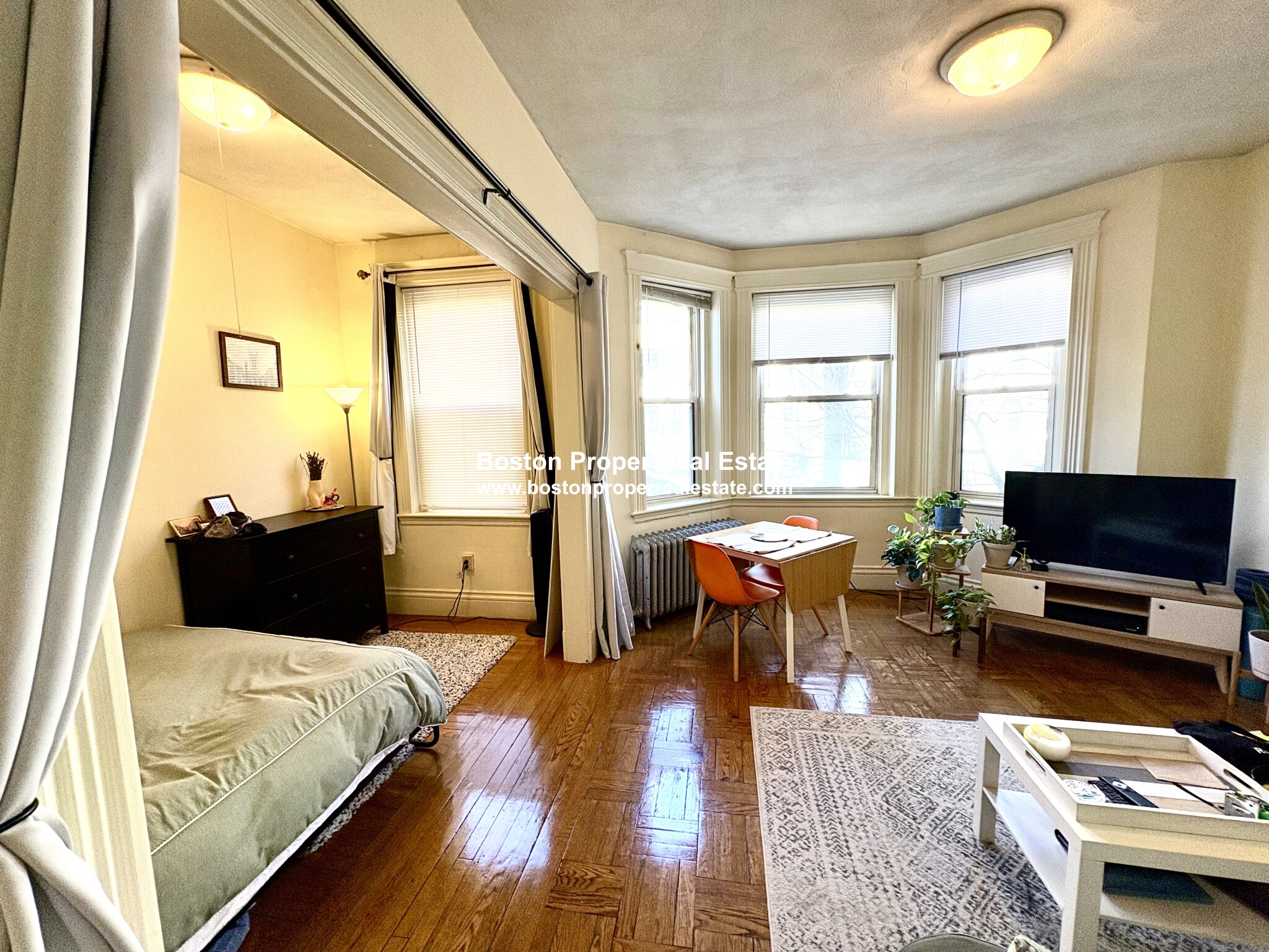 28 Queensberry St, Fenway