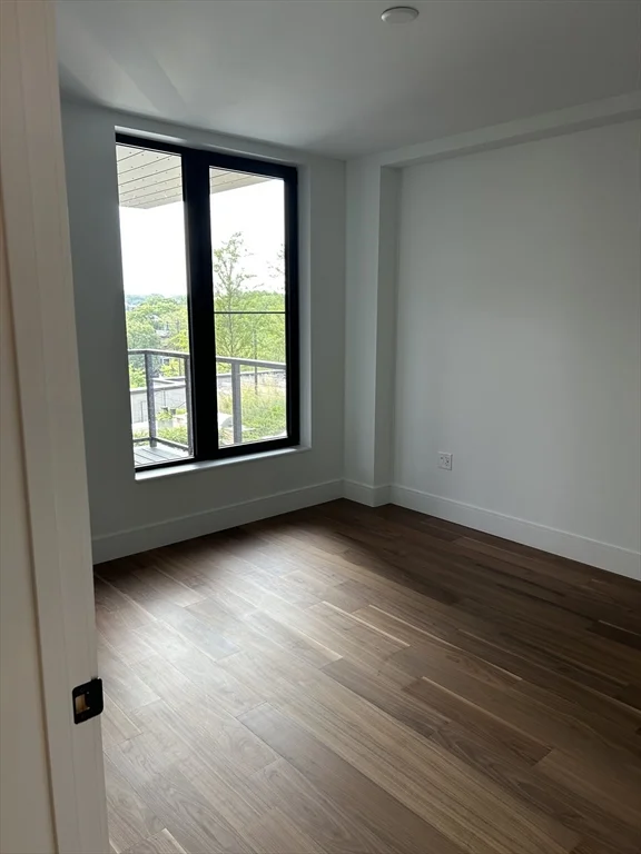 1515 Commonwealth, Brighton