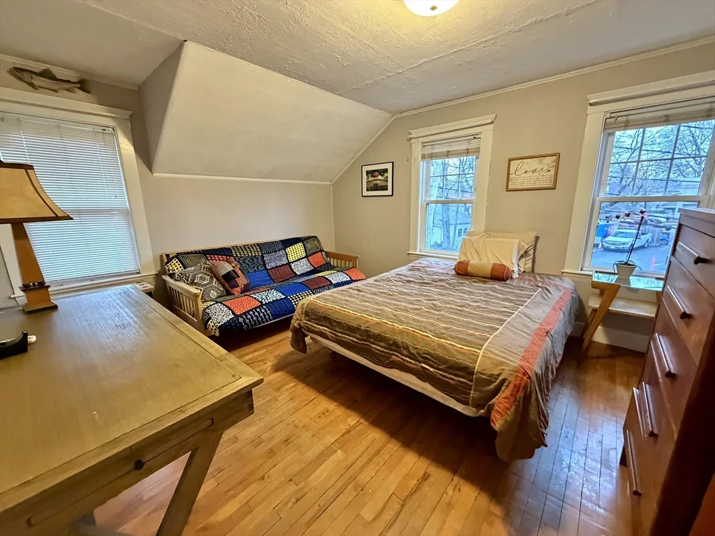 157 Riverview Ave, Waltham