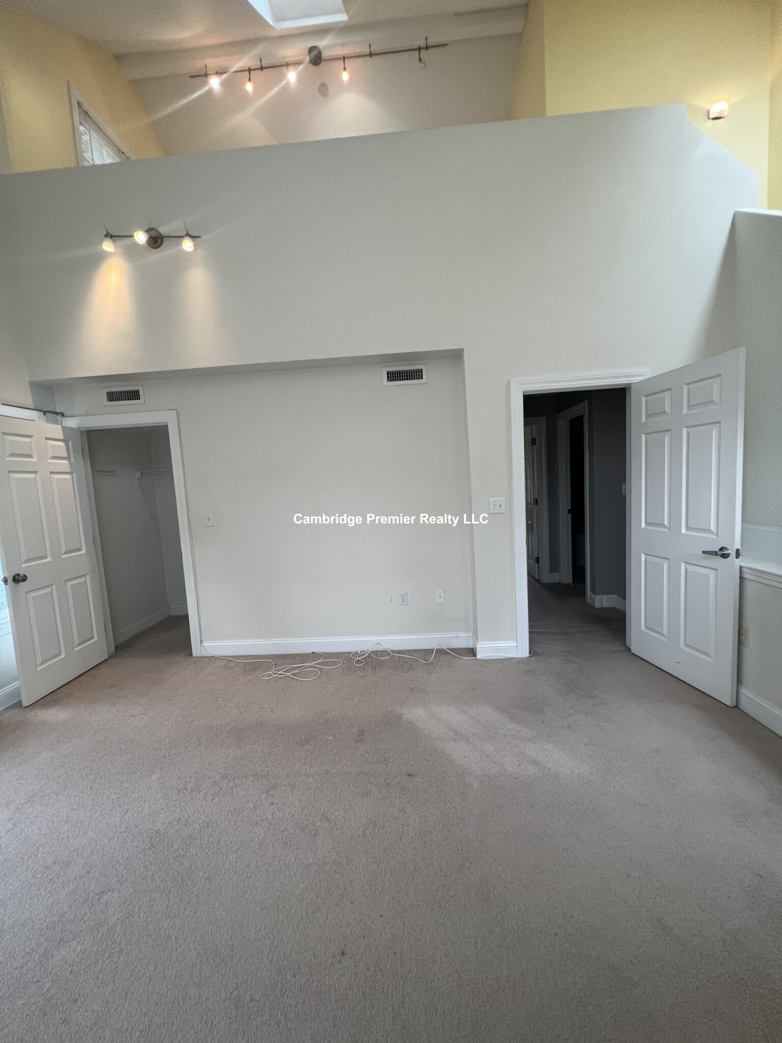 384 Washington St, Ward Two