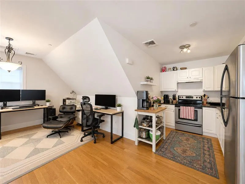 91 Pearson Ave, Powder House Square