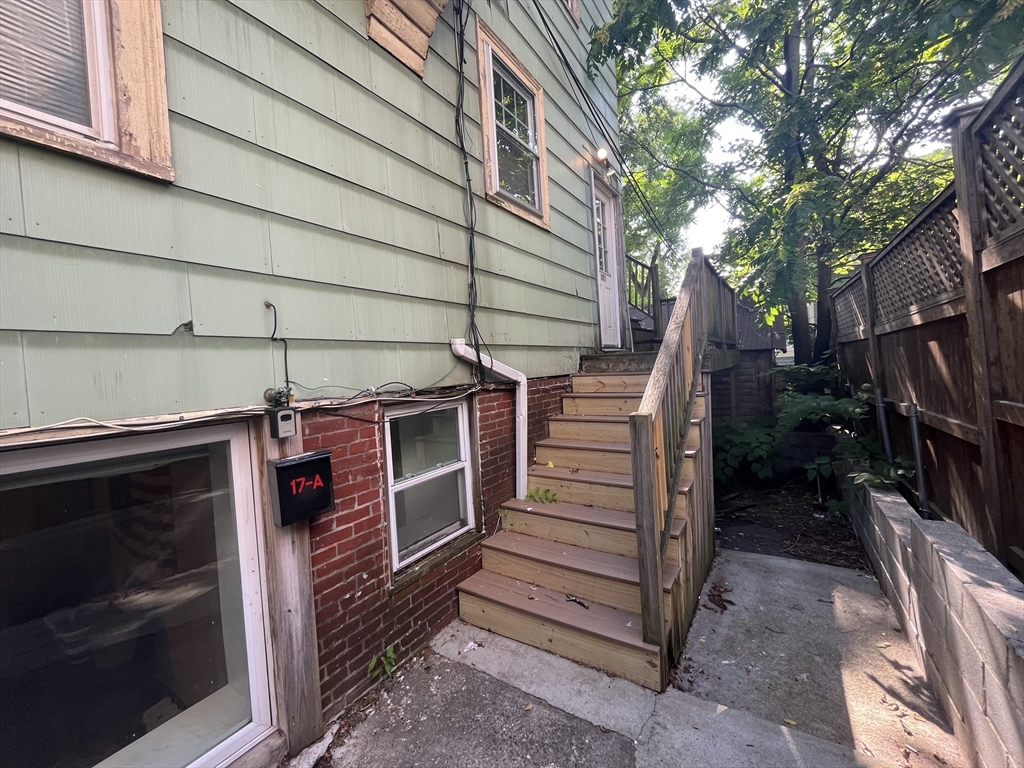 17-19 Putnam Ave, Riverside