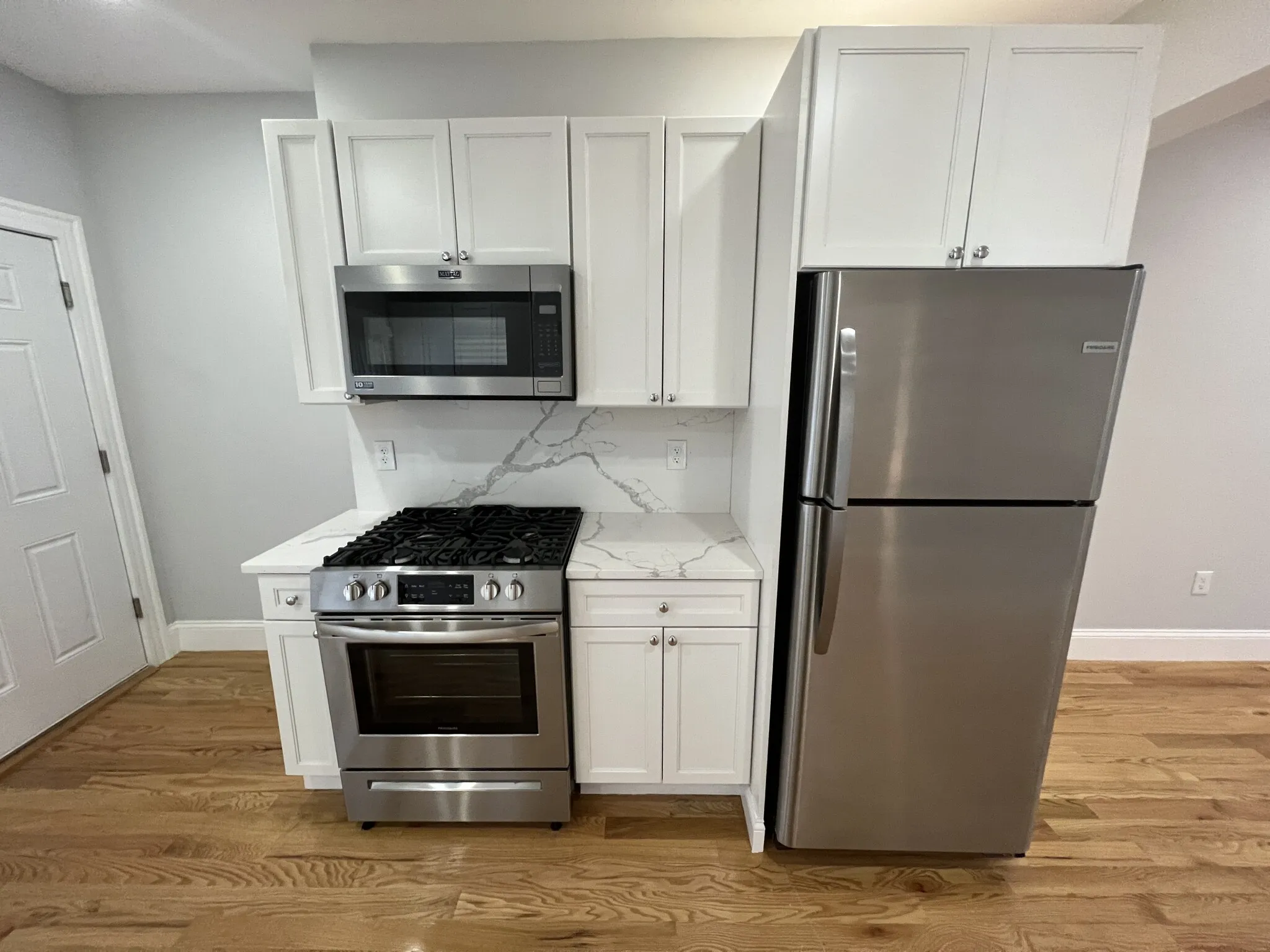 372 Oxford St, Ward Two