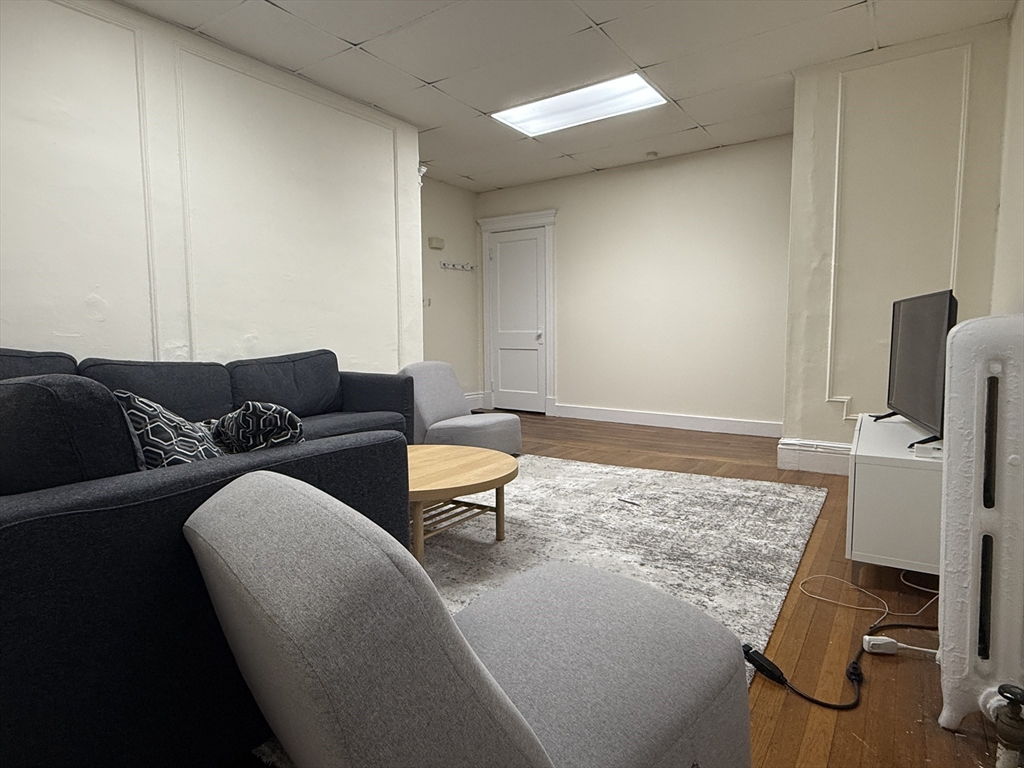 1957 Commonwealth Ave, Brighton