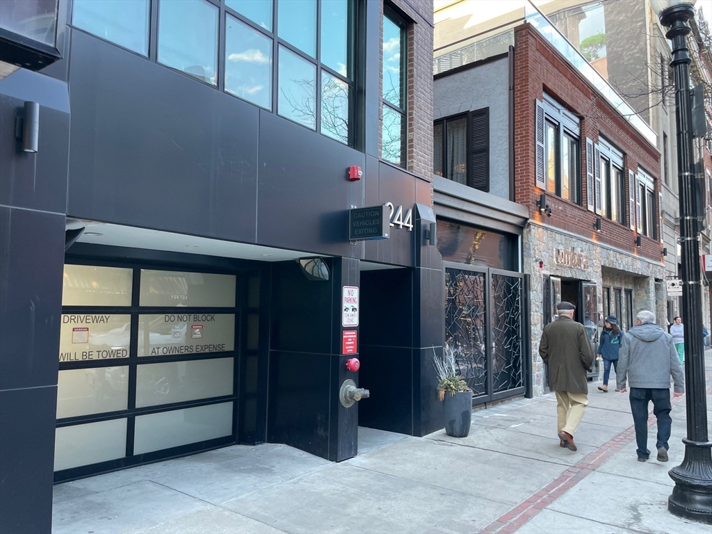 244 Hanover St, North End