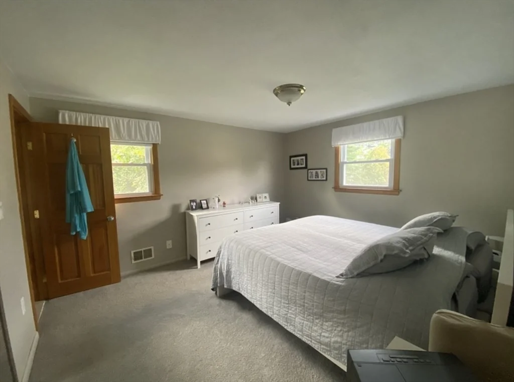 7 Cleveland Rd, Peabody