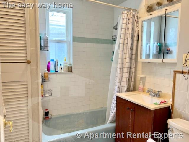 35 Rogers Ave, Davis Square