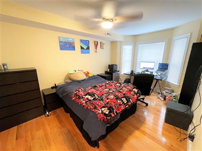 90 Holland St, Davis Square