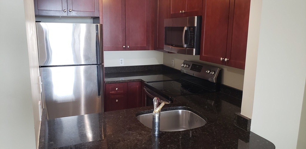 8 Museum Way, East Cambridge