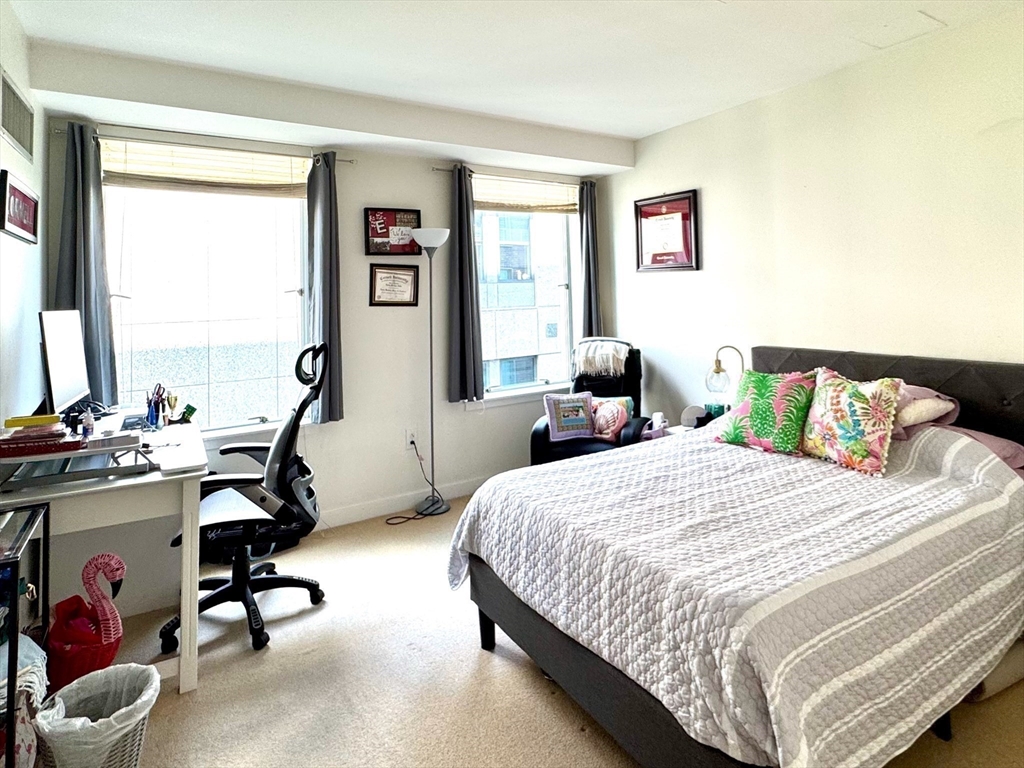 80 Broad St, Downtown